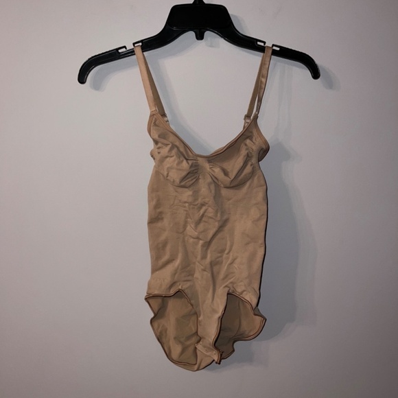 NWT SKIMS SHAPEWEAR BODYSUITS SEAMLESS SCULPT BRIEF BODYSUIT BEIGE SIENNA LARGE - Picture 5 of 7
